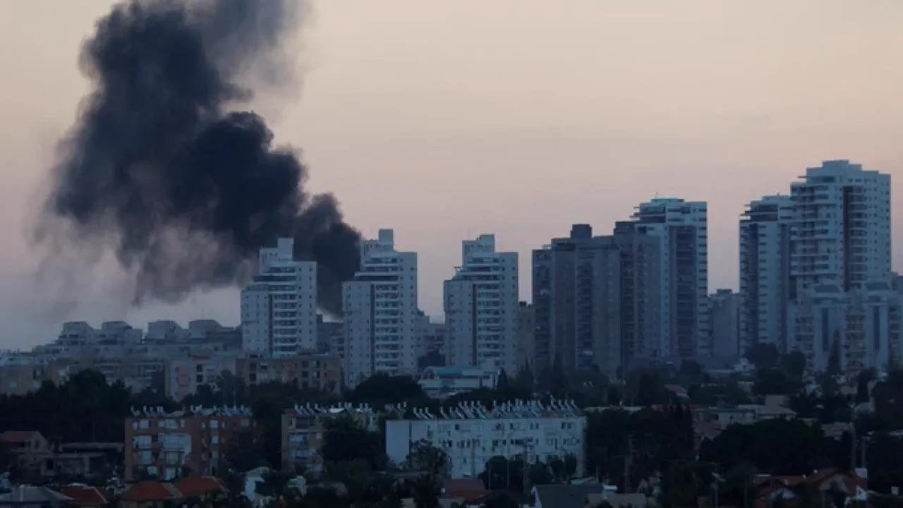 Tel Aviv ve Kudüs'te Sirenler Çalıyor: İsrail Genelinde Hava Saldırısı Alarmı