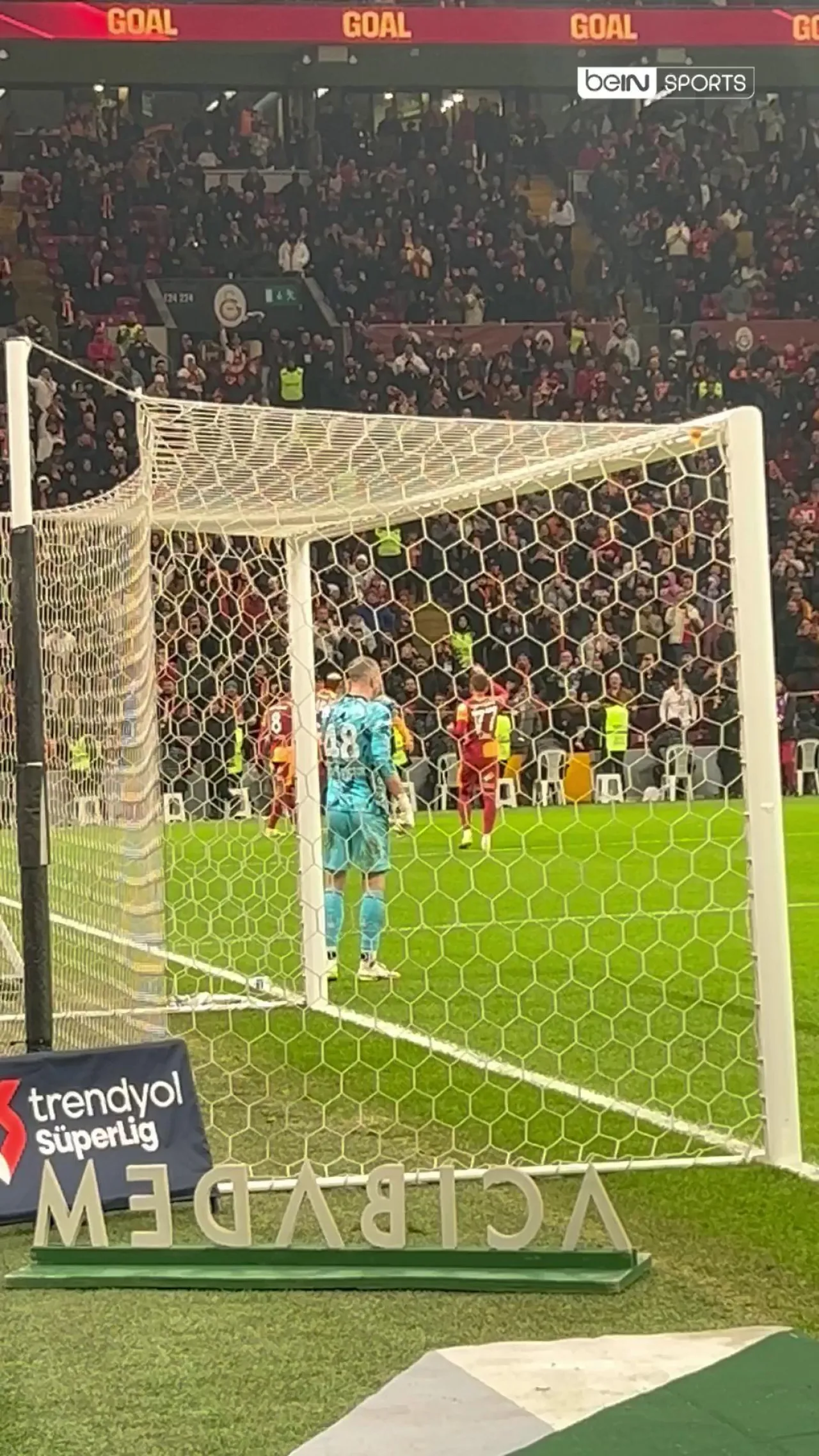 Sacha Boey'den Klas Vuruş! Galatasaraylı Yıldızın Golü Taraftarı Coşturdu